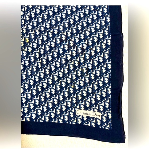 Dior Scarf - Picture 2 of 3